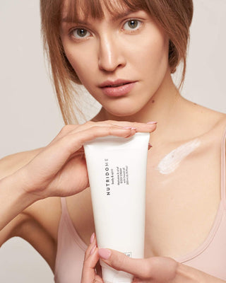 Starkt återfuktande kroppskräm för torr hud med Nutridome linolja - 2