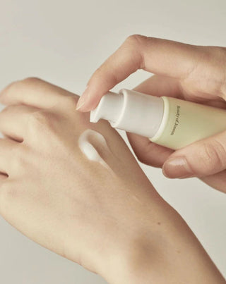 Rozjaśniająco-kojące serum do twarzy Light On Serum z witaminą C i wąkrotką azjatycką Beauty of Joseon_1 - 2