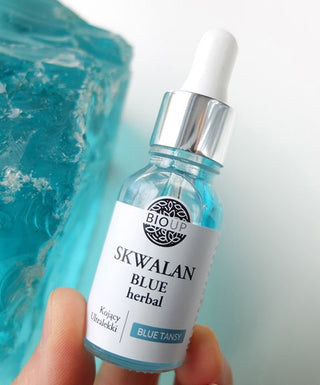 Sockerrörsqualanserum för aknehud Squalane Blue Tansy BIOUP - 2