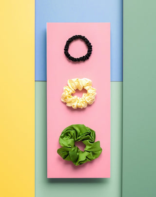 Set med hårelastik av 100% naturligt silke - grön, kräm, svart Twisty 3 st. - 3