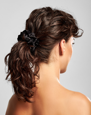 Set med svarta Twisty hårelastiker i 100% naturligt silke 3 st. - 2