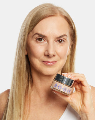 Lystergivande kräm för torr hud som minskar rodnad och ger glow Aggie - 3