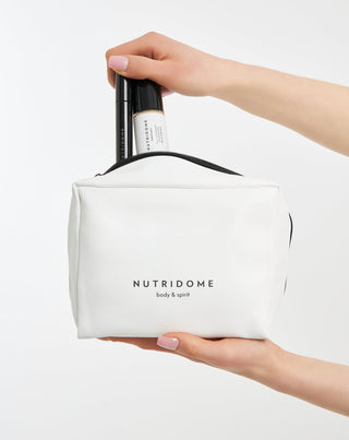 En rymlig kosmetisk väska gjord av Nutridome ekologiskt läder