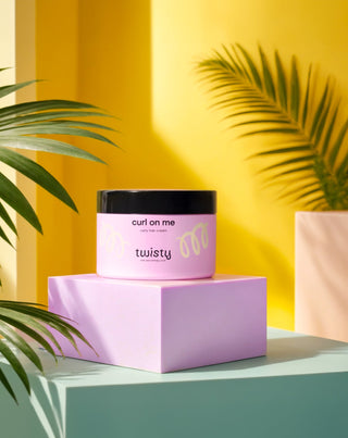 Lockkräm bra för styling av lockigt hår med Twisty lin och havreextrakt
