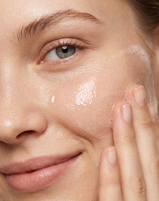 Rengörande ansiktsolja som avlägsnar makeup och orenheter Nutridome