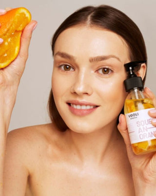 Emulgerande sminkborttagningsolja och Spf pressar en apelsin Veoli Botanica - 2