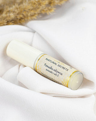 Natural Secrets närande läppstift med sheasmör för att återskapa nariga läppar