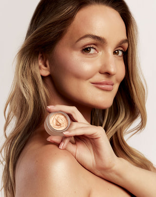 Glow kissed cream highlighter från Paese - 4