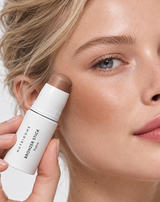 Bronzer i stift för ansiktet naturlig solkysst effekt och precis konturering Praline Nutridome