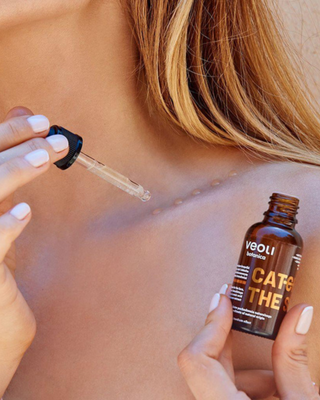 Färglösa bronsdroppar för ansikte och dekolleté Fånga solen Veoli Botanica - 2