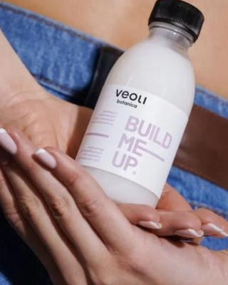 Återfuktande och återställande tonic med ceramider och hyaluronsyra Build me up Veoli Botanica - 2