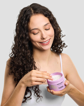 Lockkräm bra för styling av lockigt hår med Twisty lin och havreextrakt