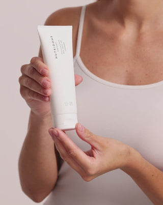 Nutridome rengörande och återfuktande ansiktstvättgel med allantoin - 3