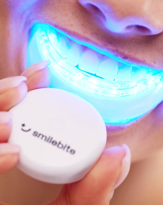 Tandblekningssats med LED-lampa och Light & Bright Smilebite blekningsgel - 3