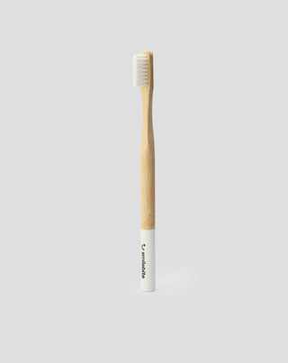 Tandborste av bambu med vita nylonborste lämplig för veganer Smilebite
