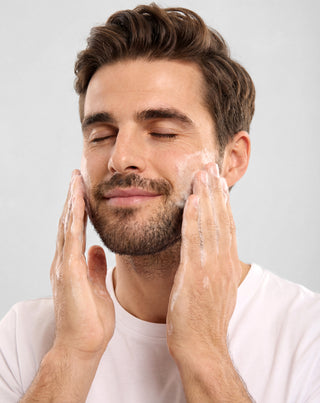 Skäggschampo med panthenol och niacinamid för att rengöra och vårda skägget Monolith - 3