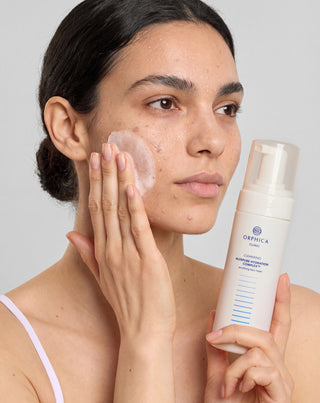 Rengöringsmousse för känslig och aknebenägen hud med betain, panthenol och allantoin Cleansing Orphica Clinic 150 ml - 3