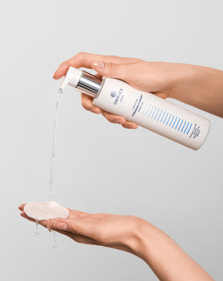 Micellärt vatten för sminkborttagning och rengöring för känslig och aknebenägen hud med urea, hyaluronsyra och glykolsyra Cleansing Orphica Clinic 200 ml - 2